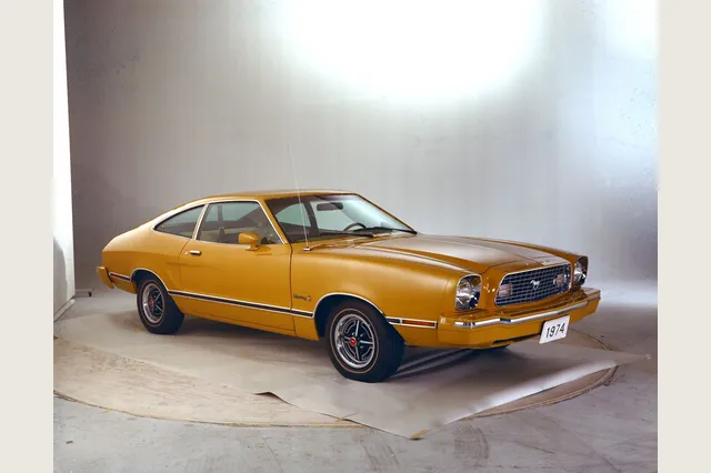 Mustang II 2+2 1974, fotografía de prensa Ford.