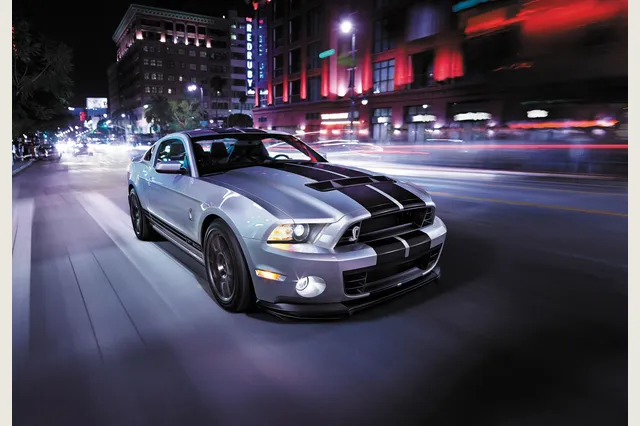 GT500 2014, fotografía de prensa Ford. Mecánica de la serie 2013–2014.