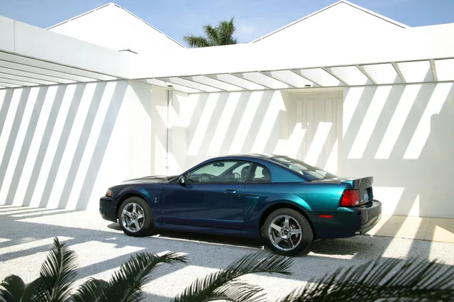 Cobra Mystichrome 2004, fotografía oficial Ford.
